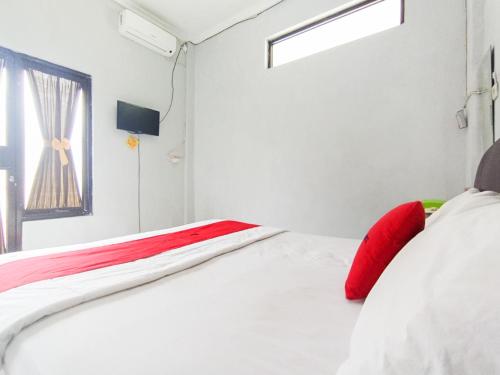 reddoorz at penginapan hello pacitan