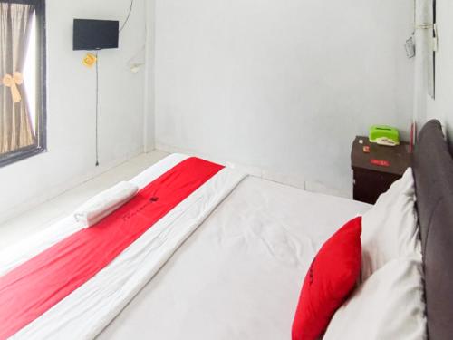 reddoorz at penginapan hello pacitan
