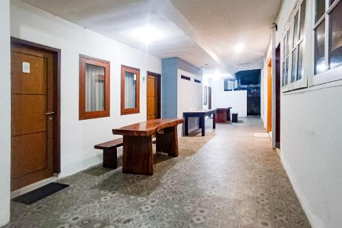 reddoorz rrr guesthouse mataram