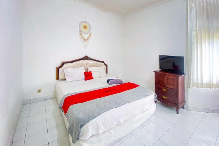 reddoorz near taman bunga nusantara 2