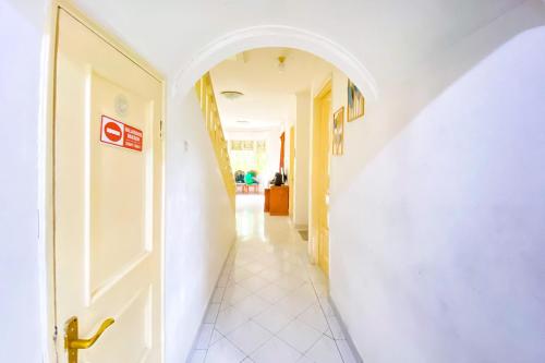 reddoorz near taman bunga nusantara 2