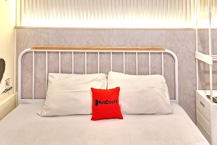 reddoorz victoria hotel near stasiun blitar