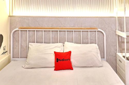 reddoorz victoria hotel near stasiun blitar