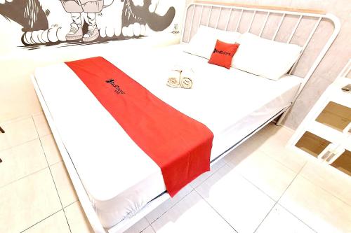 reddoorz victoria hotel near stasiun blitar