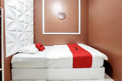 reddoorz premium near imperium superblok