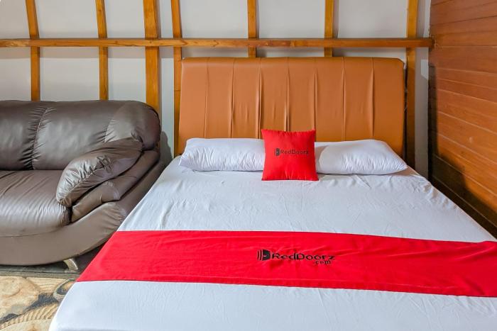 reddoorz resort ciater 3