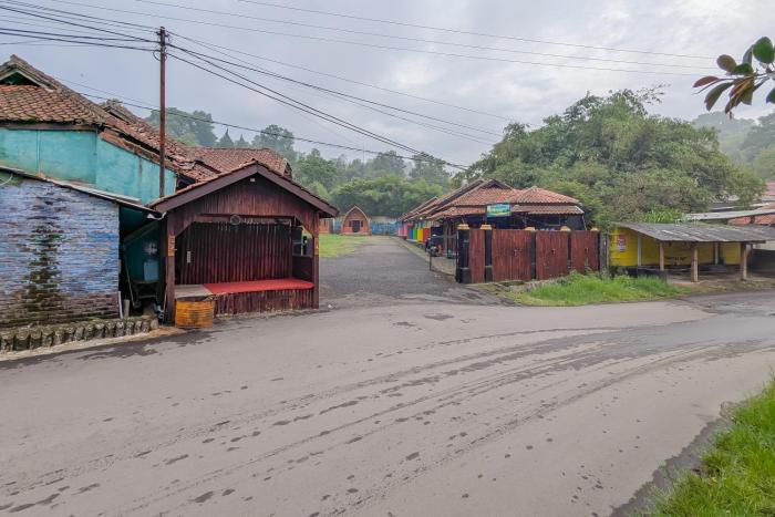 reddoorz resort ciater 3