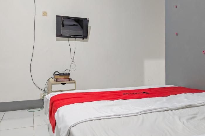 reddoorz resort ciater 3