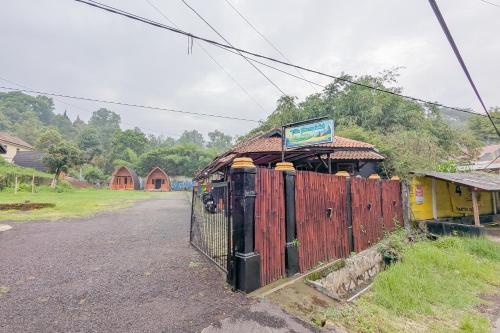reddoorz resort ciater 3