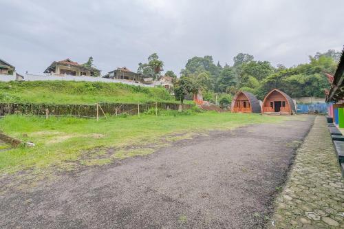 reddoorz resort ciater 3