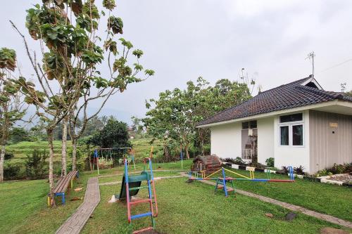 Reddoorz Resort @ Tridaya Cisarua Puncak,,2 star