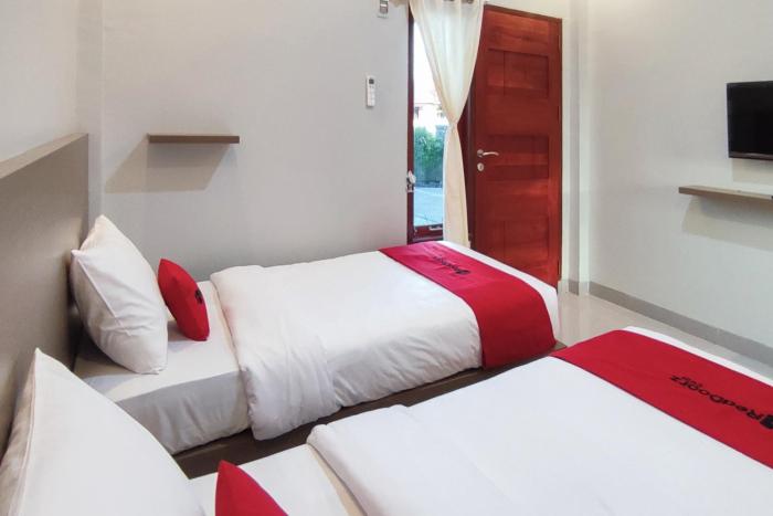 reddoorz syariah djaya guest house padang