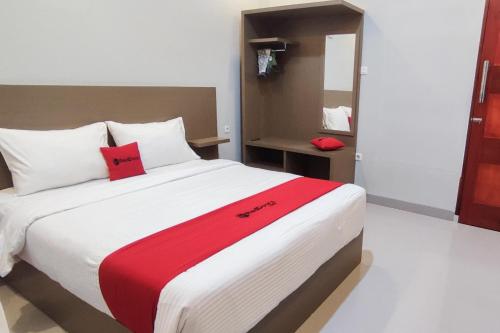 reddoorz syariah djaya guest house padang