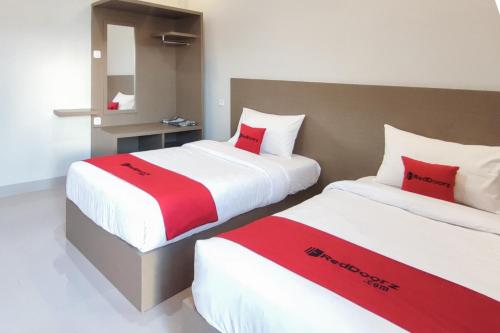 reddoorz syariah djaya guest house padang