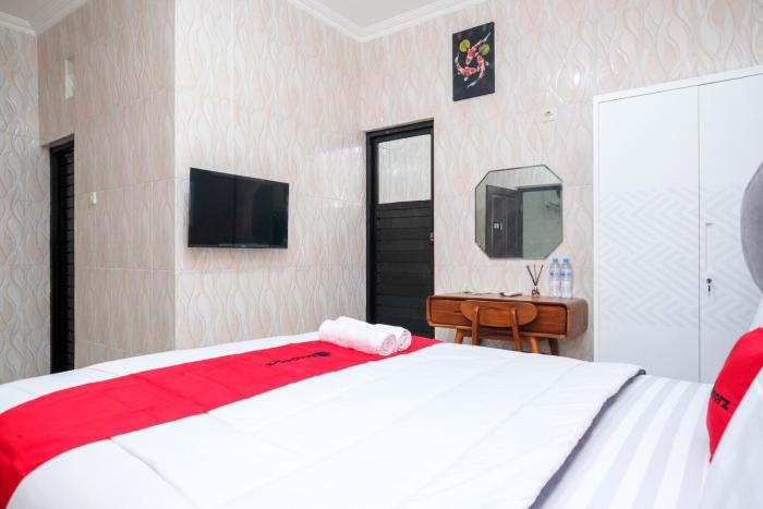 reddoorz syariah near stasiun gubeng 2