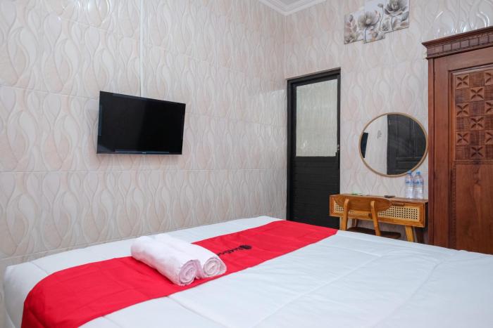 reddoorz syariah near stasiun gubeng 2