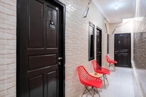 reddoorz syariah near stasiun gubeng 2