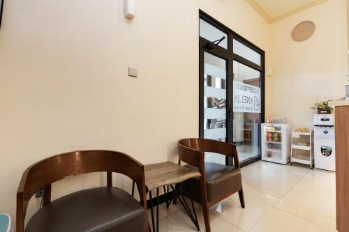 Urbanview Hotel Syariah Anelia 2 Samarinda By Reddoorz,,3 star