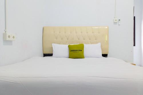 urbanview hotel guest house bukit sion bengkulu