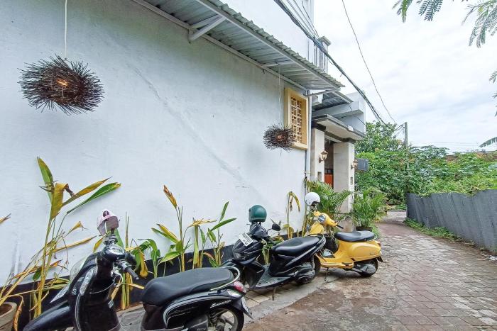 widi guest house near gwk mitra reddoorz