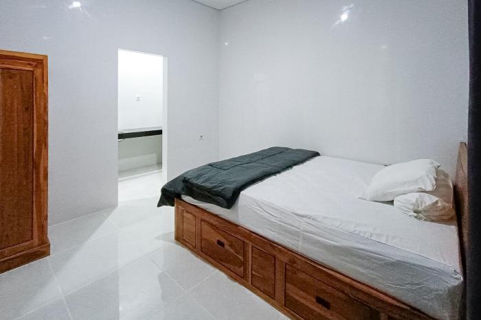 widi guest house near gwk mitra reddoorz