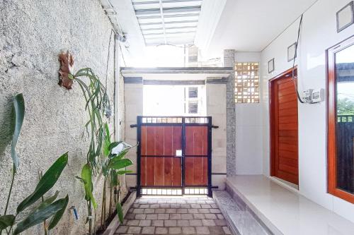 widi guest house near gwk mitra reddoorz