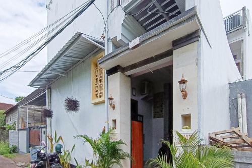 widi guest house near gwk mitra reddoorz