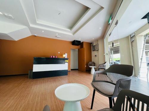 swing and pillows at mahkota parade