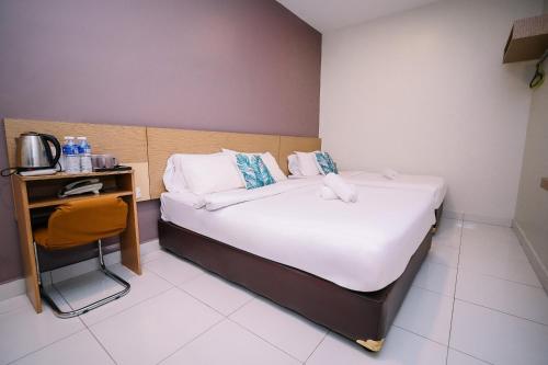 swing and pillows pj21 petaling jaya