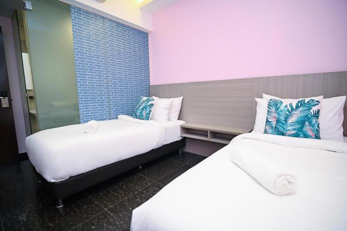 swing and pillows rawang selangor