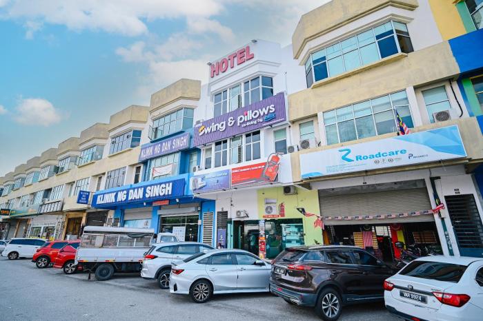 swing and pillows rawang selangor