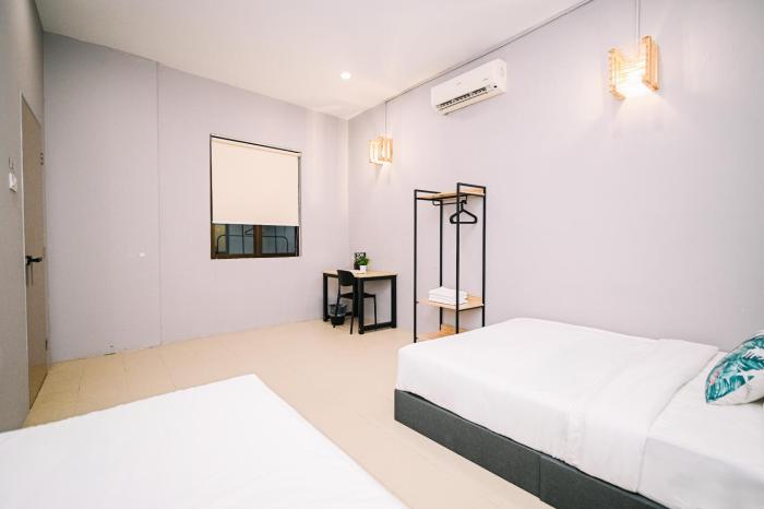 swing and pillows at 87 chulia st