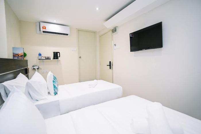 swing and pillows sungei wang bukit bintang