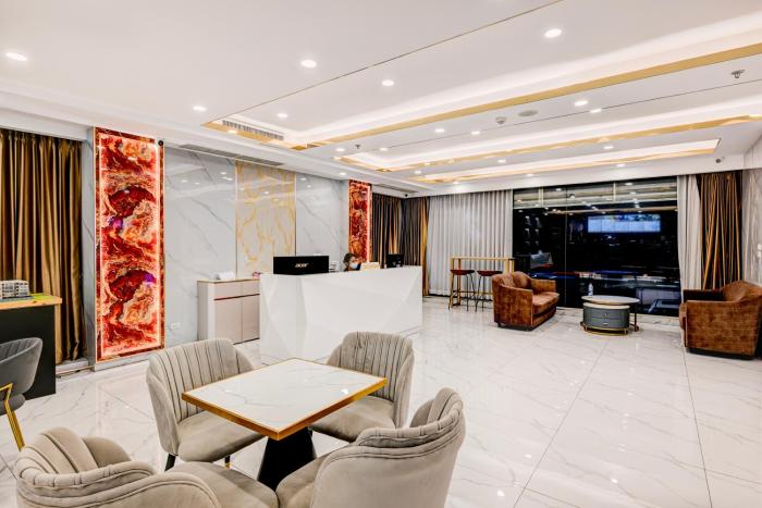 dancenter bangkok travellers hotel