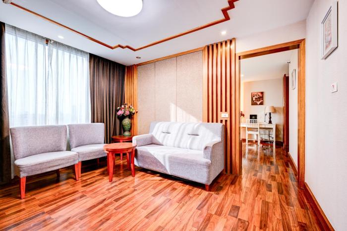 dancenter bangkok travellers hotel