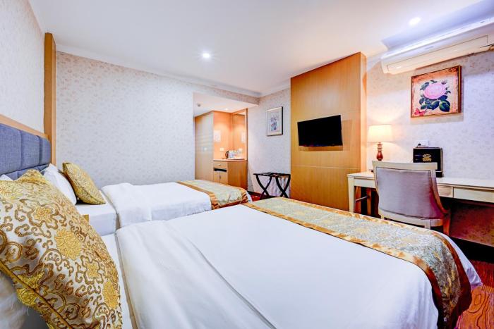dancenter bangkok travellers hotel