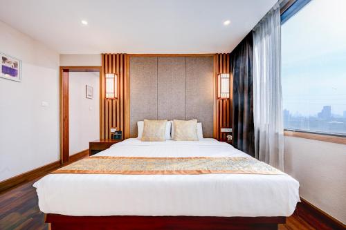 dancenter bangkok travellers hotel