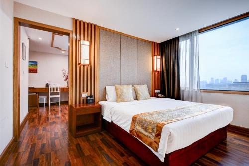 dancenter bangkok travellers hotel