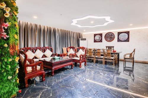 dancenter bangkok travellers hotel