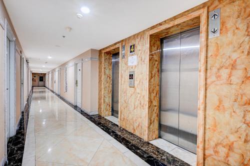 dancenter bangkok travellers hotel