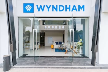 Wyndham Phuket Airport,,5 star