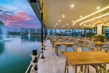 wyndham phuket airport