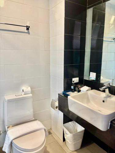 wyndham phuket airport