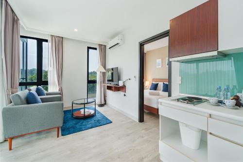 wyndham phuket airport