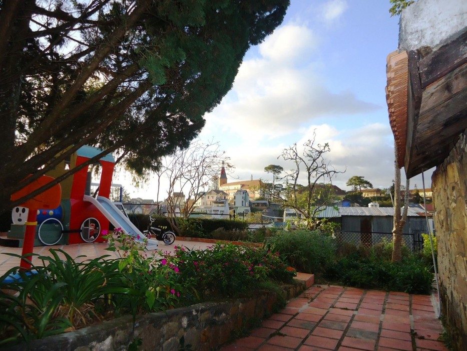 dalat train village