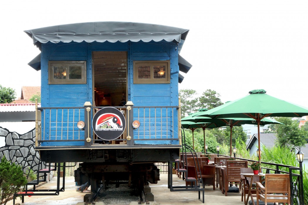 dalat train village