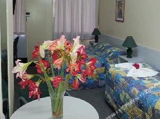 golden fountain motel