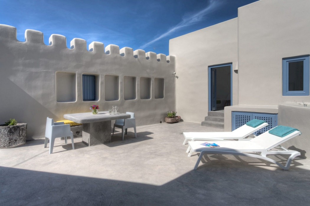 luna santorini suites