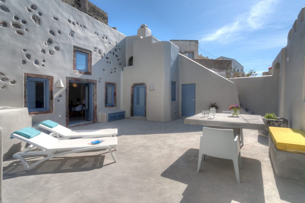 luna santorini suites