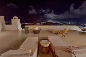 luna santorini suites